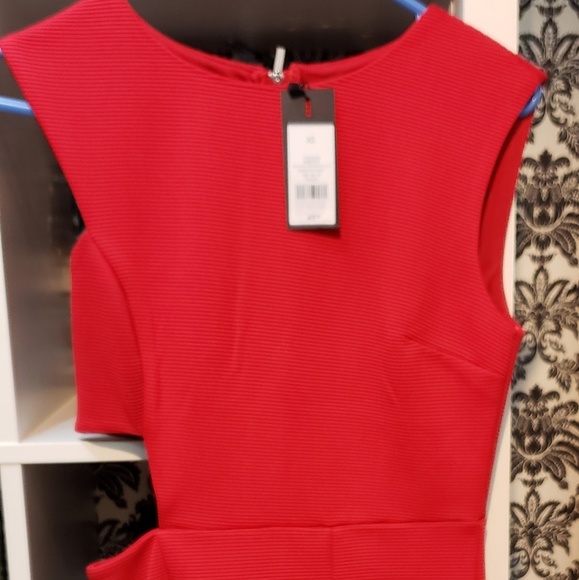 Side cut out Dynamite dress. - Picture 1 of 4